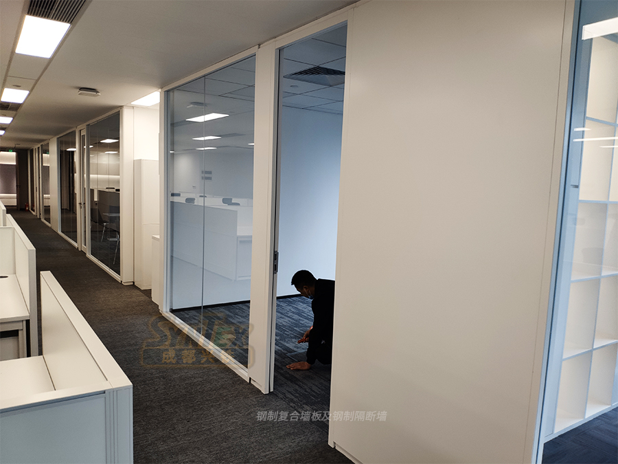 成都名揚辦公室鋼制隔斷墻.jpg